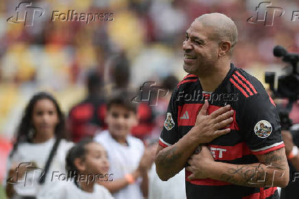 DESPEDIDA DO JOGADOR ADRIANO - ULTIMA BATALHA DO IMPERADOR