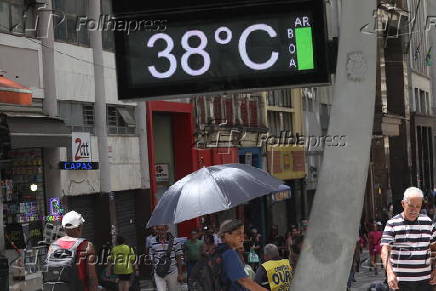 Calor em So Paulo com com termmetros marcando 38 graus