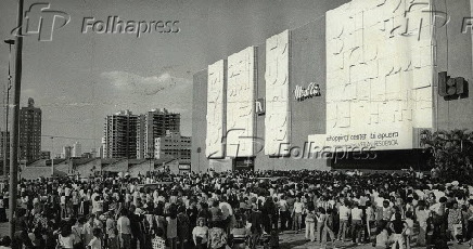 Vista geral da fachada do shopping Ibirapuera