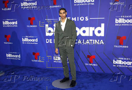 El negro y los diseos clsicos intervenidos dominaron la alfombra de los Latin Billboards