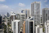 Prdios de escritrios no eixo entre avenida Berrini e marginal Pinheiros, em So Paulo