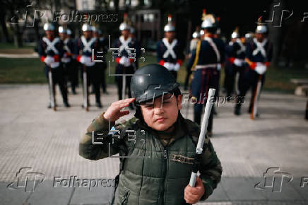 Cambio de guardia masivo en la Plaza de Mayo de Buenos Aires