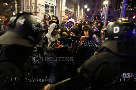 Protest against the eviction of the former Massana school in Barcelona