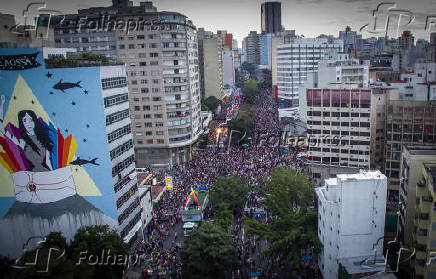 Imagem de drone mostra paraga gay em Sao Paulo