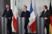 Defense ministers from France, Britain, Poland, Italy and Germany meet in Berlin