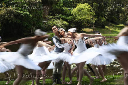 Bailarinos da So Paulo Companhia de Dana