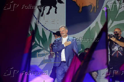 Frente Amplio celebra la victoria en Uruguay y se aguarda por discurso de Yamand Orsi