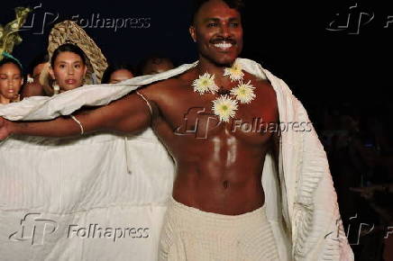 Desfile nalimo na casa de criadores 55