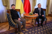 Ukrainian President Volodymyr Zelensky visits Warsaw