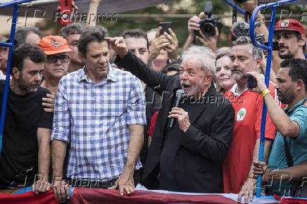 Lula discursa no caminho de som em frente ao Sindicato dos Metalrgicos
