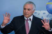 O Presidente Michel Temer, faz discurso acompanhado de Deputados Federais, no Palcio do Planalto, em Brasilia