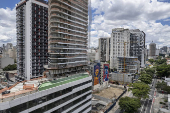 Edifcios em construo na avenida Rebouas (SP)