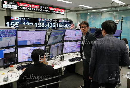 Japanese weakens to mid-155 level against US dollar