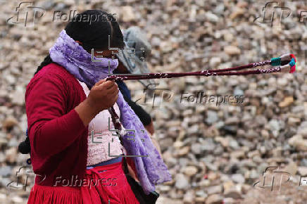 'Evistas' se entrenan con tirapiedras para enfrentar a 