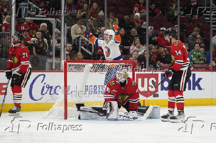 NHL: New York Islanders at Chicago Blackhawks