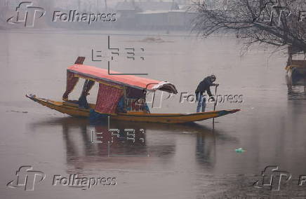 Severe cold conditions persist in Kashmir