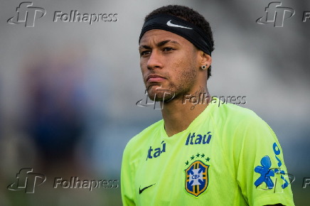 Neymar no treino da seleo brasileira