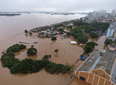 Enchente causa estragos em Porto Alegre