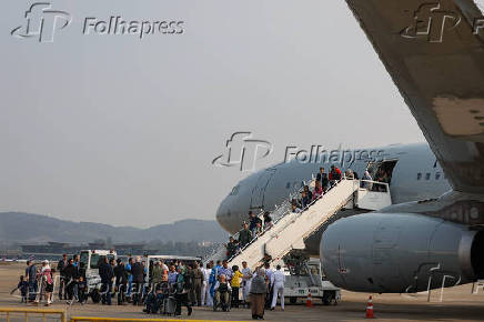 Repatriados do Lbano desembarcam no Brasil