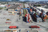 Vista area do Tecon Santos, o maior terminal de containeres da America do Sul
