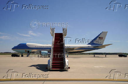 Air Force One on tarmac at Joint Base Andrews