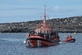 Salvamento Martimo rescata en el Hierro una segunda embarcacin con165 personas, 20 de ellas mujeres