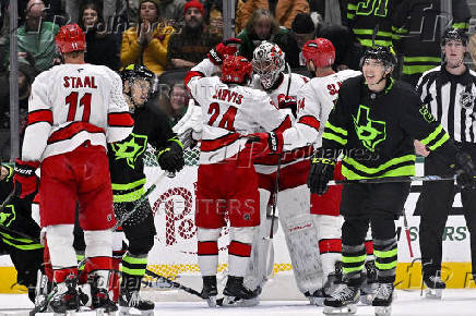 NHL: Carolina Hurricanes at Dallas Stars