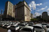 Taxistas protestam em frente  Prefeitura de SP