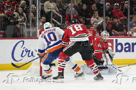 NHL: New York Islanders at Chicago Blackhawks