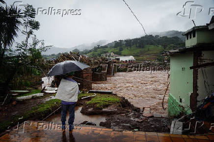 Destruio causada pelas chuvas em Sinimbu (RS)