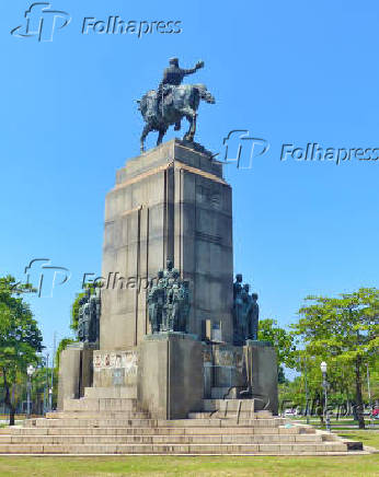 Monumento de Marechal Deodoro da Fonseca na praa Paris