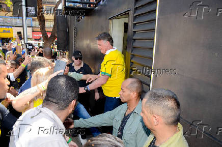 Bolsonaro faz campanha para Coronel Fbio em So Jos do Rio Preto