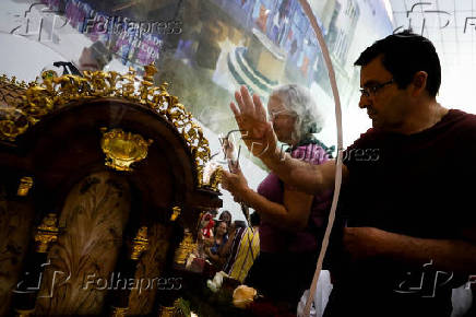 Relquias de Santa Terezinha deixam Osasco