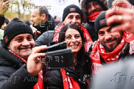 Protest in Wolfsburg supporting a third round of negotiations between IG Metall and Volkswagen