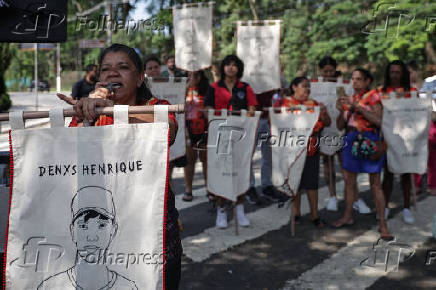 Protesto marca 5 anos de morte de jovens em baile funk de Paraispolis