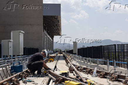 Trem people mover iado