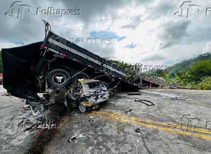 Traffic accident after a packed bus collided with a truck, at the Fernao Dias national highway