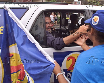 CONDE NA JANELA DO CARRO