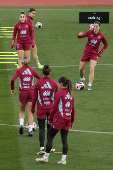 Entrenamiento de la seleccin femenina de ftbol en Las Rozas