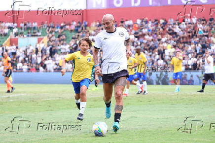 Jogo de despedida do volante Paulinho