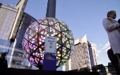 Vista da queda da bola do topo do edifcio Times Square.