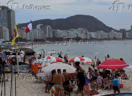 PRAIAS DO ARPOADOR E COPACABANA NESTE DOMINGO.