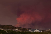 Firefighters battle 'Airport Fire' wildfire in California