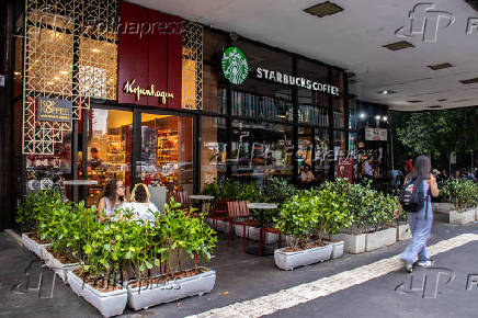  Lojas da chocolateira Kopenhagen e da cafeteria Starbucks na Avenida Paulista