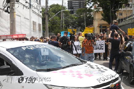 Caminhada em protesto pela morte do delegado e por mais segurana no bairro