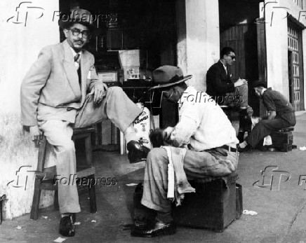 Engraxates ambulantes em So Paulo (1955)