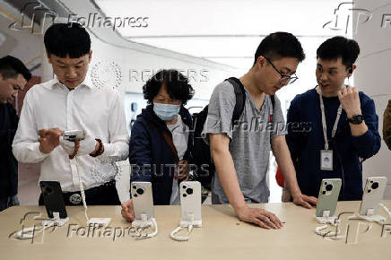 Huawei Pura 70 series smartphones go on sale in Beijing