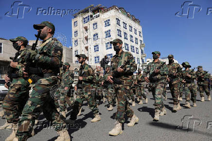 Houthi mobilization trainees parade in Sanaa