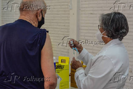 Vacinao em Porto Alegre conta a Covid-19