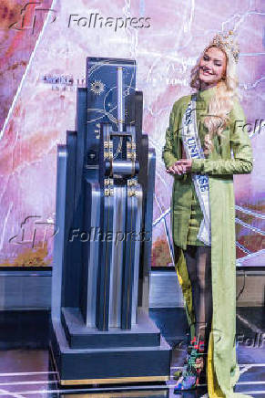 Miss Universo Victoria Kjaer posa para fotos No Empire State 